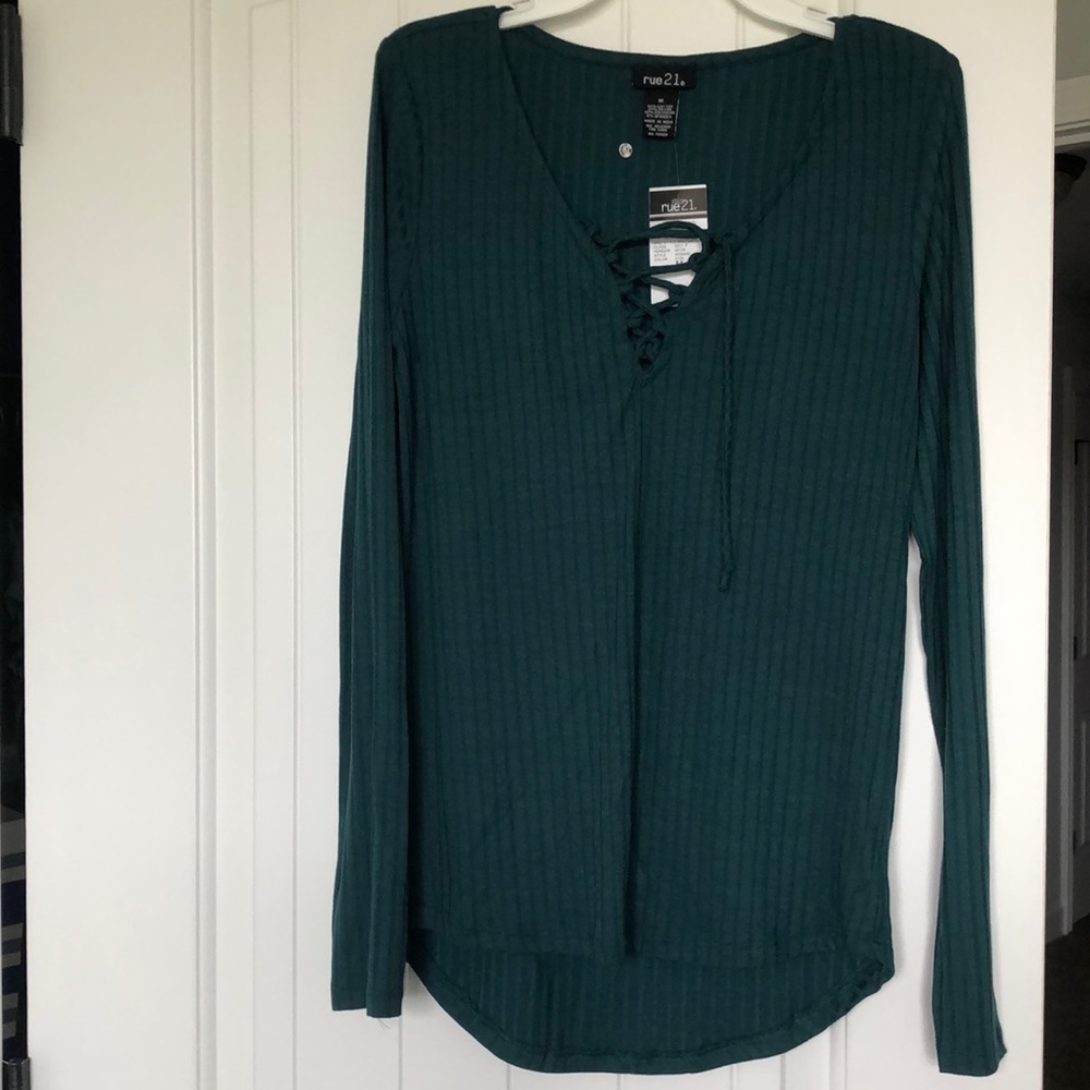 Rue 21 Top Women's Size Medium Green Long Sleeve Shirt